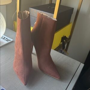 Steve Madden pointed toe Booties